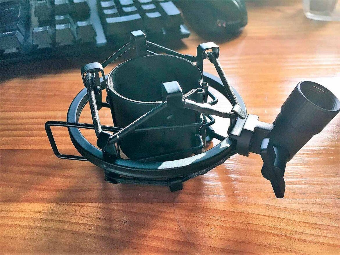 Trust Emita, un micrófono para gameplay bueno, bonito y barato 111