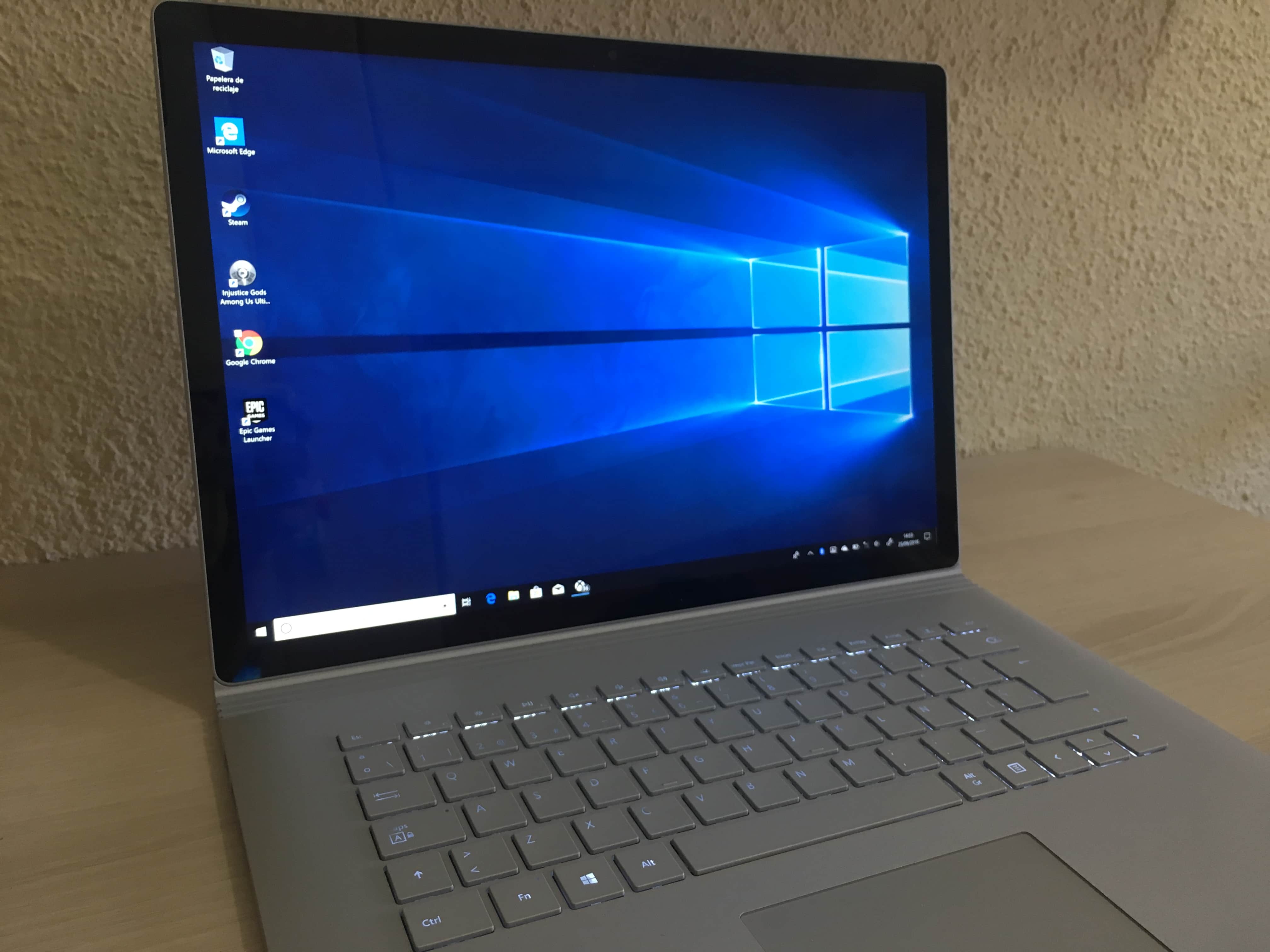 Análisis de Microsoft Surface Book 2 15" 113