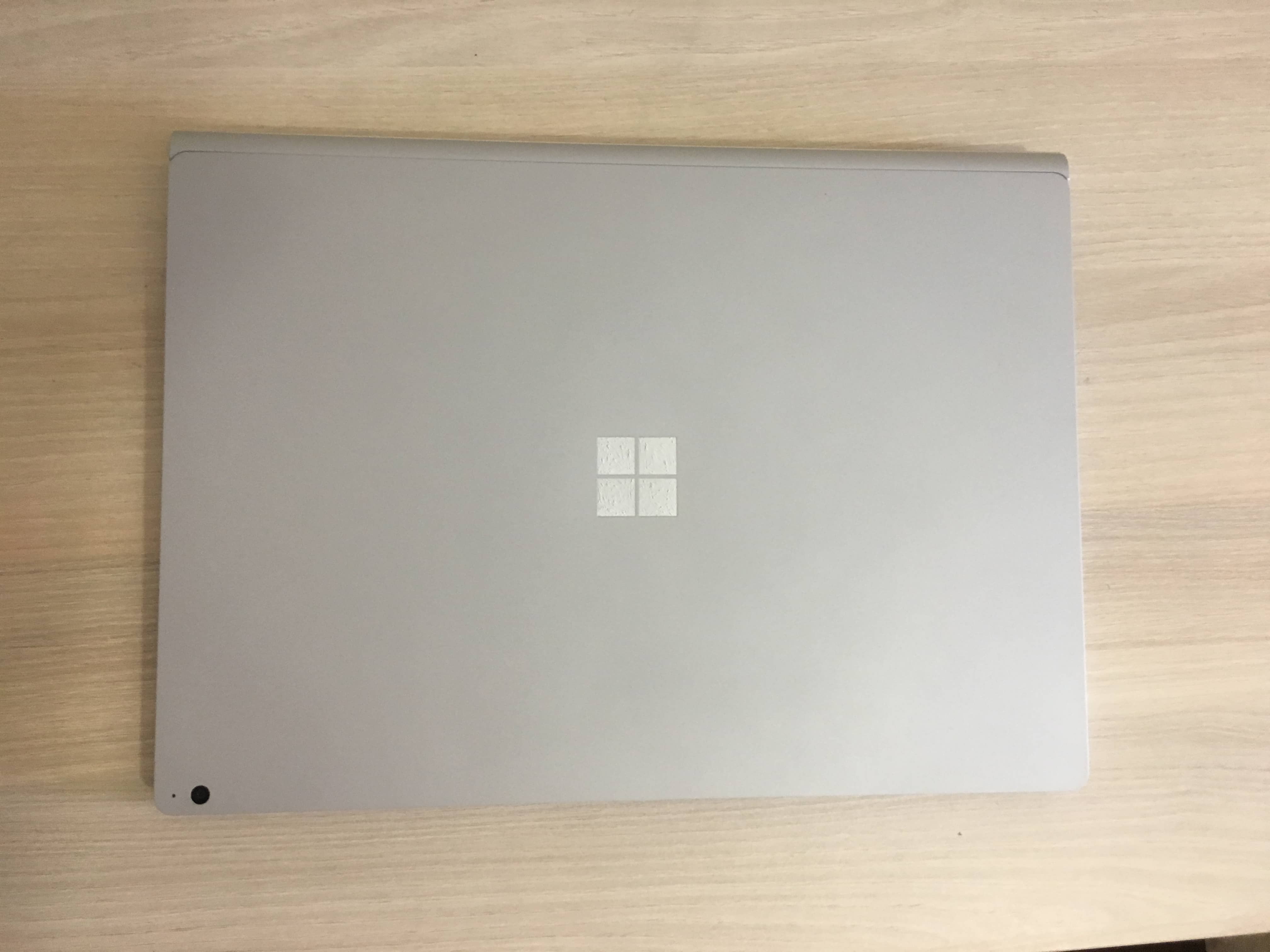 Análisis de Microsoft Surface Book 2 15" 112