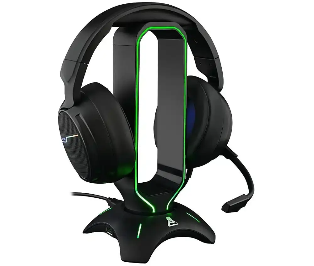 El soporte de cascos con luces RGB para escritorio que también es un hub USB: por 23 euros 105