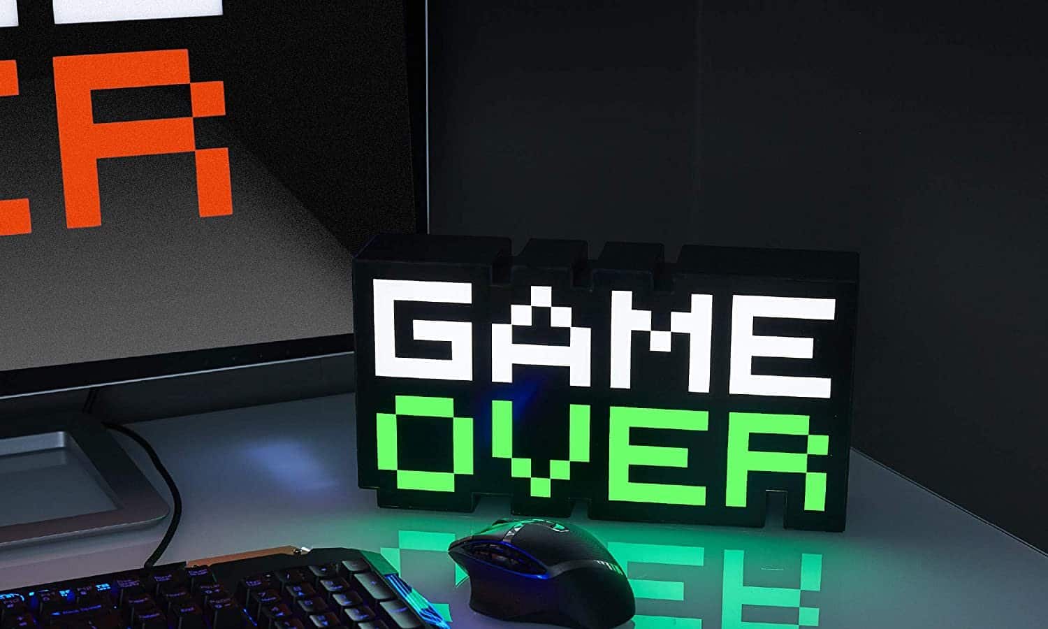 Send a message to your rivals with this LED lamp