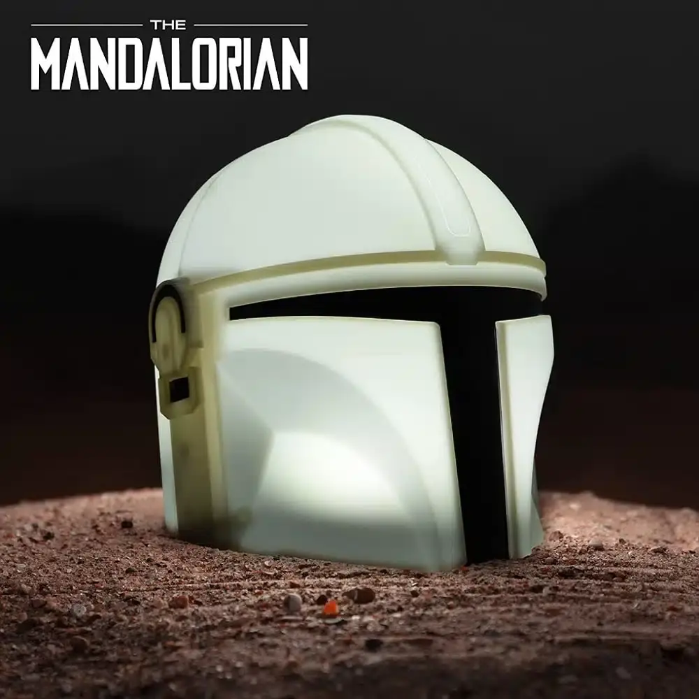 El casco del Mandaloriano con luz LED es el adorno perfecto para tu escritorio o estantería por solo 26 euros 105