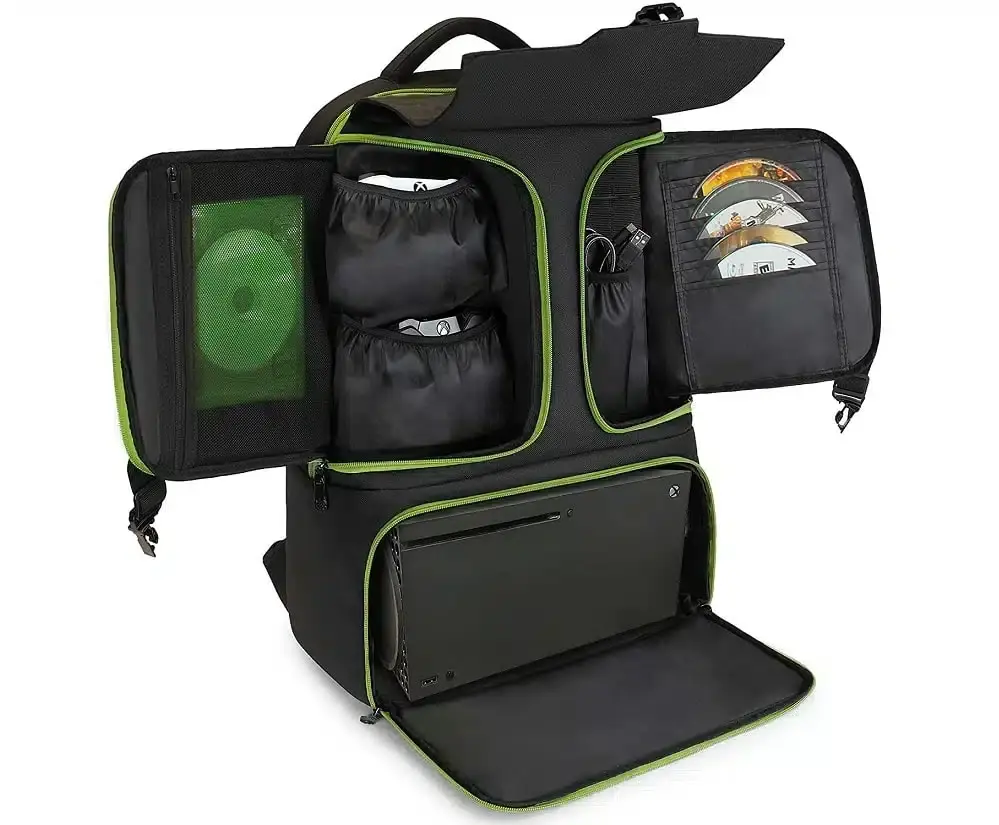 Transporta tu Xbox Series X o Series S con esta mochila con compartimentos para todos los accesorios 107