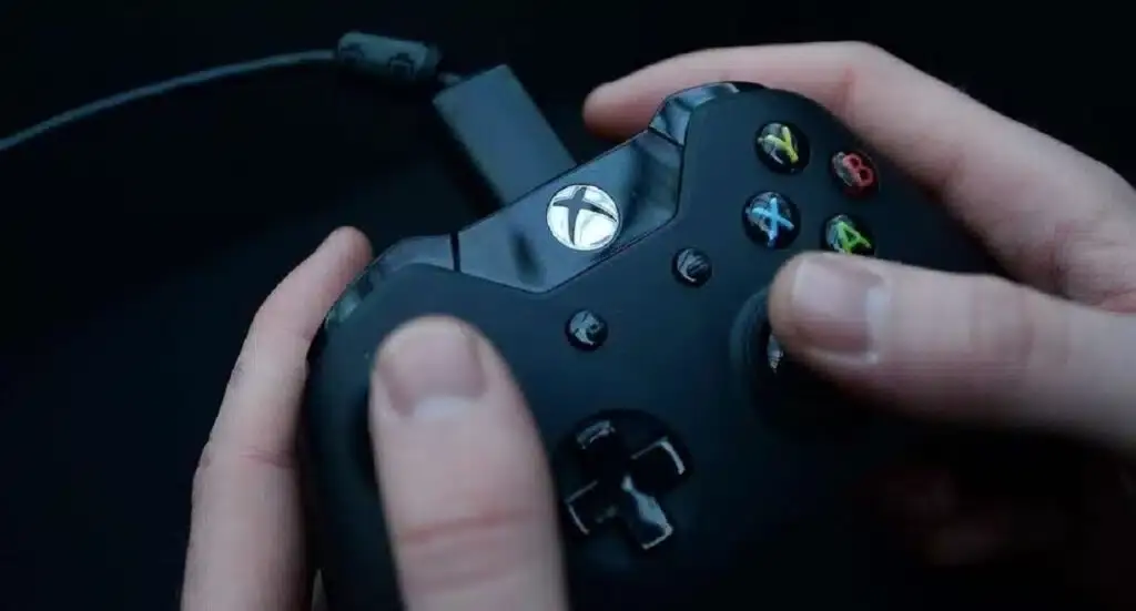 Batería recargable Xbox + cable USB a un gran precio 110