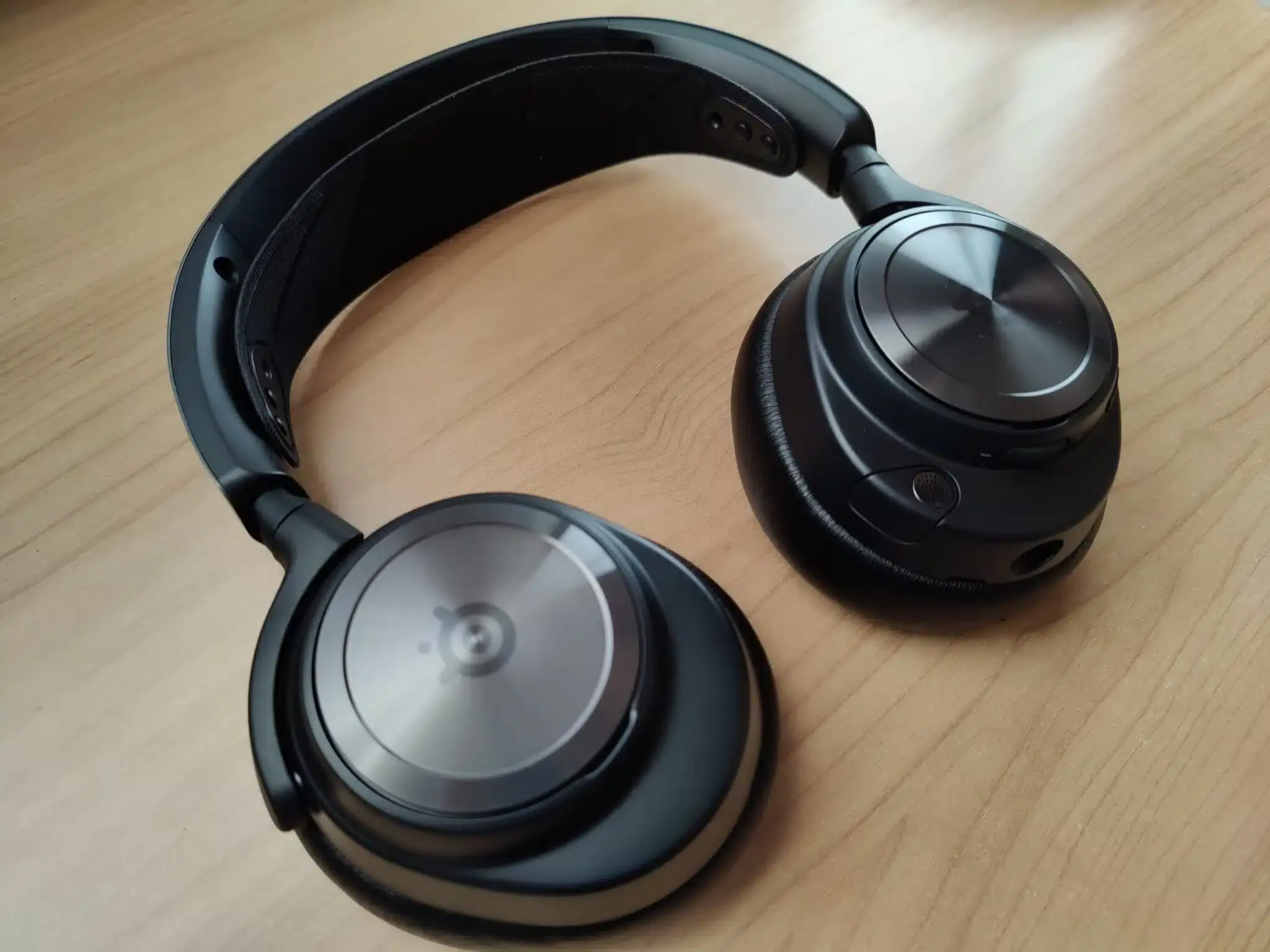 Análisis de los SteelSeries Artics Nova Pro 5