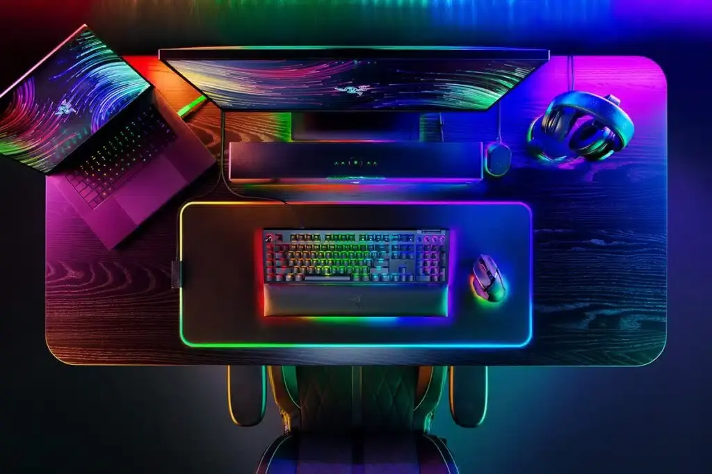 Disfruta del control e inmersión total con el nuevo teclado Razer BlackWidow V4 Pro 140 Disfruta del control e inmersión total con el nuevo teclado Razer BlackWidow V4 Pro
