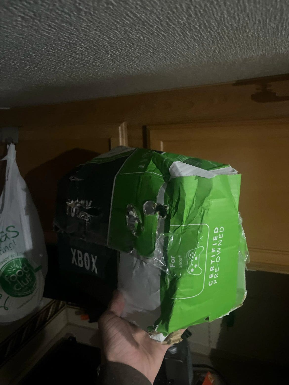 La Xbox Series S salvó la vida de este usuario, y después de acabar destrozada todavía funciona perfectamente