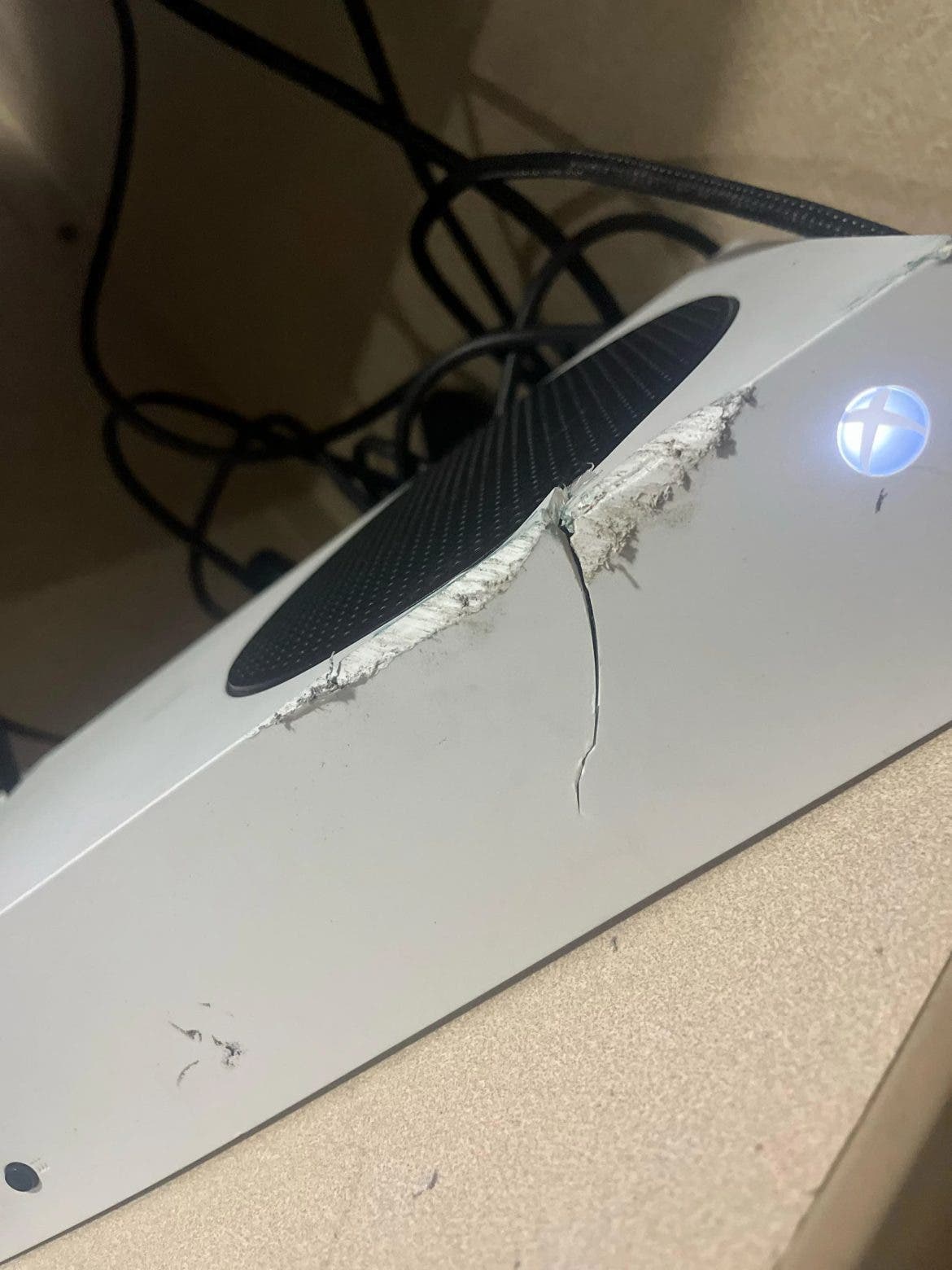 La Xbox Series S salvó la vida de este usuario, y después de acabar destrozada todavía funciona perfectamente 105