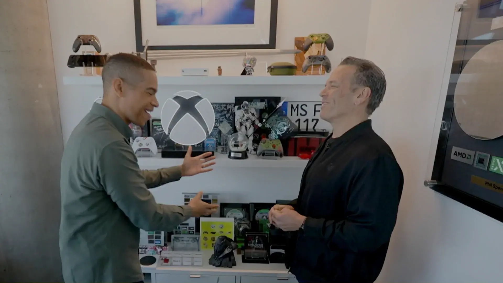 Phil Spencer presenta los Laboratorios Secretos de Xbox, lugar donde se desarrolla la nueva consola de Microsoft